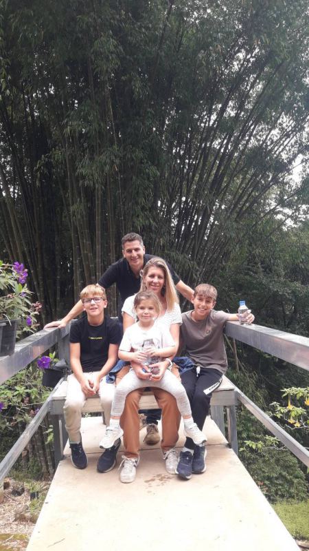 A family on the bamboo grove viewing platform - lifeonwheel.com