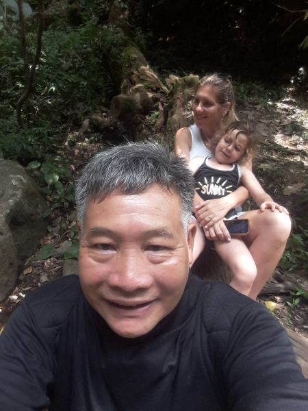 A selfie with the family resting on the trail - lifeonwheel.com