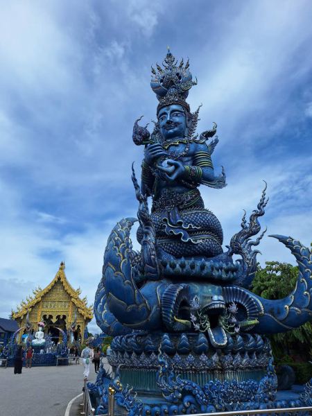 The towering blue guardian of the Blue Temple - lifeonwheel.com