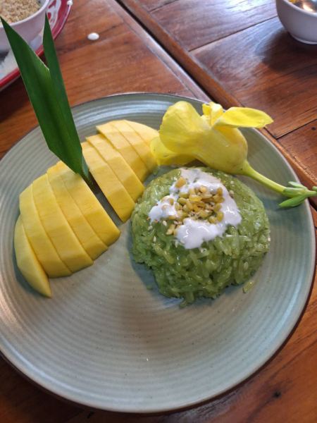 The finished pandan sticky rice with fresh mango - lifeonwheel.com