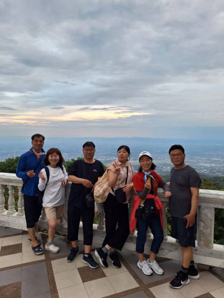 Sunset over Chiang Mai from the temple terrace - lifeonwheel.com