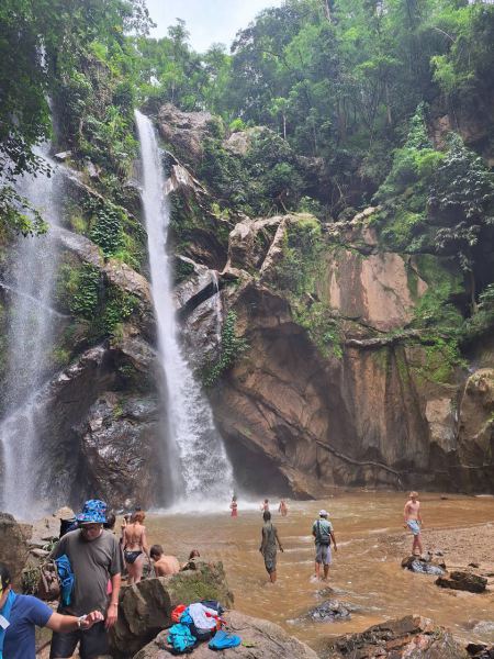 Waterfalls and Swimming - photo 38 - lifeonwheel.com